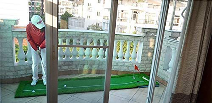 Hilllman PGM Golf Artificial Turf Two Hole Putting Green